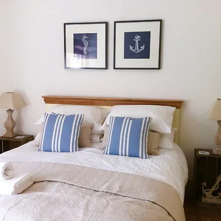 Harbour Retreat - Entire In The Beautiful Old Town Of Harbour